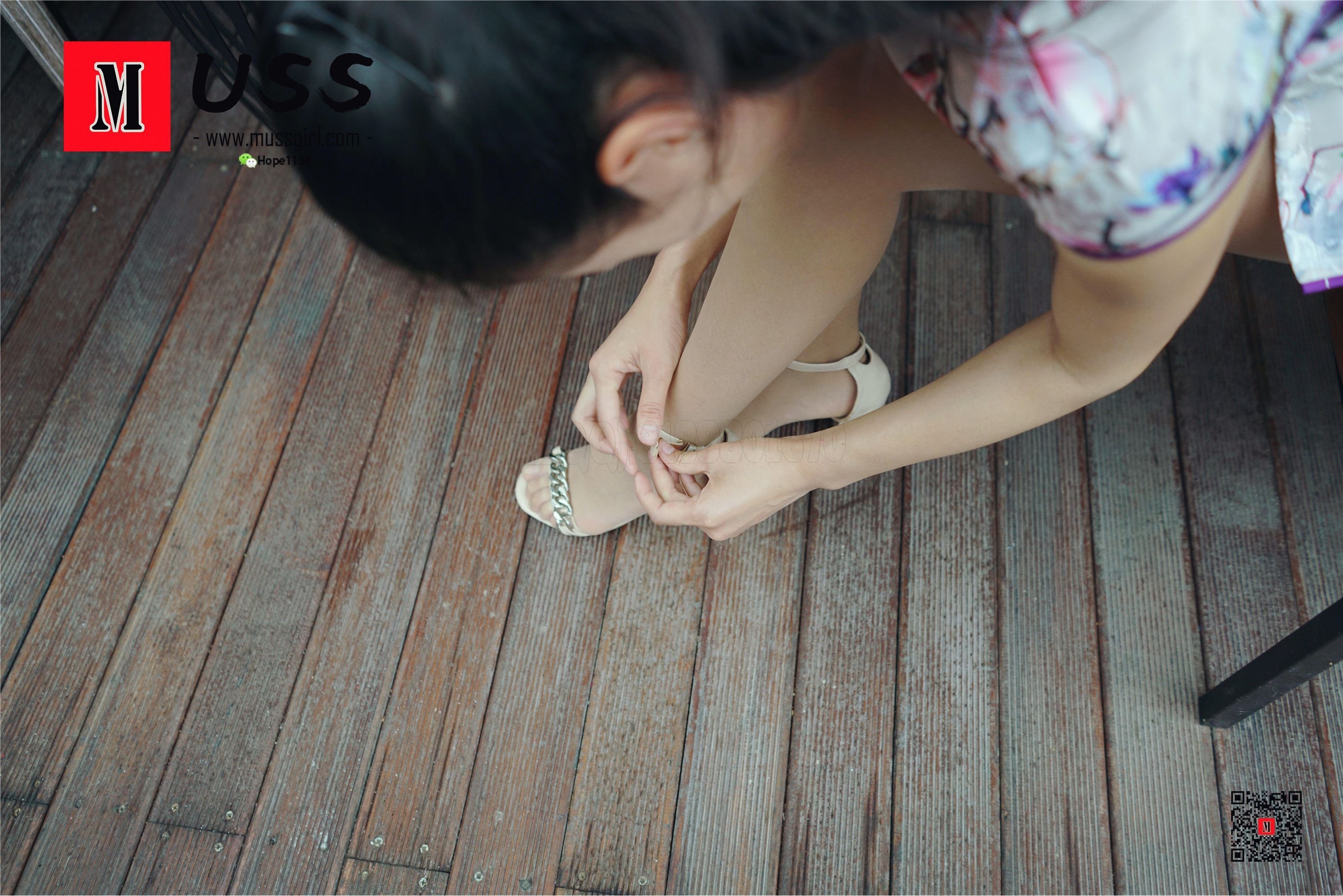 MussGirl慕丝女郎  NO.130 腿足重要还是脸重要？